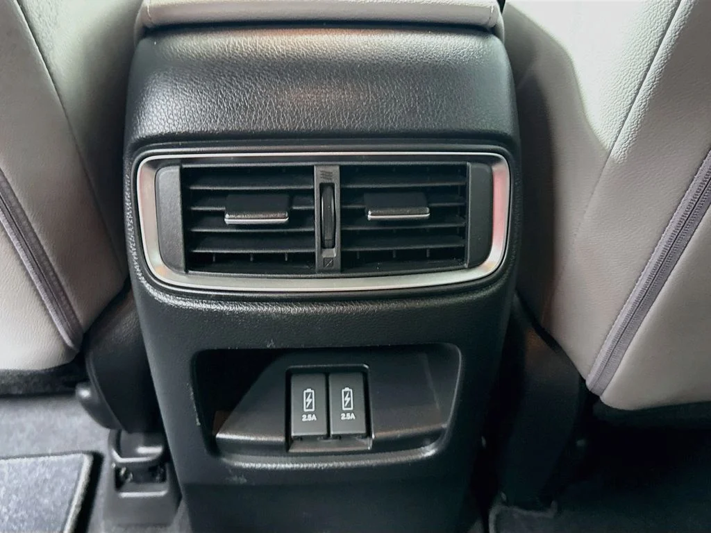 Used 2019 Lunar Silver Metallic Honda Touring image 23