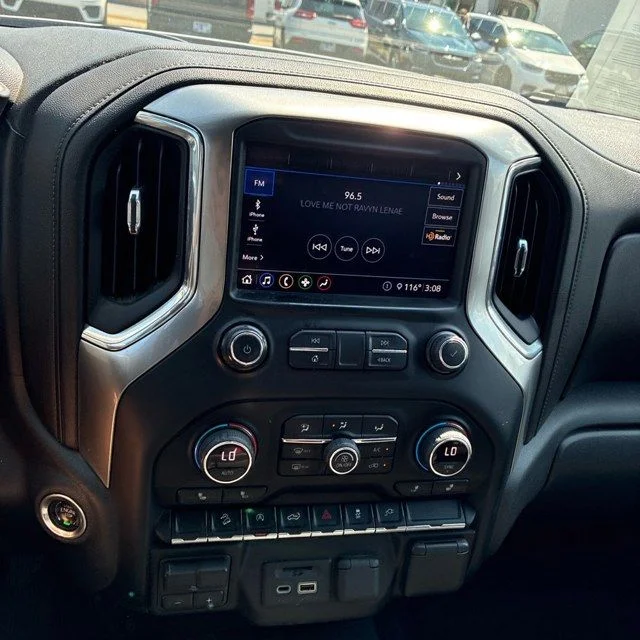 Used 2020 Silver Chevrolet LT image 9