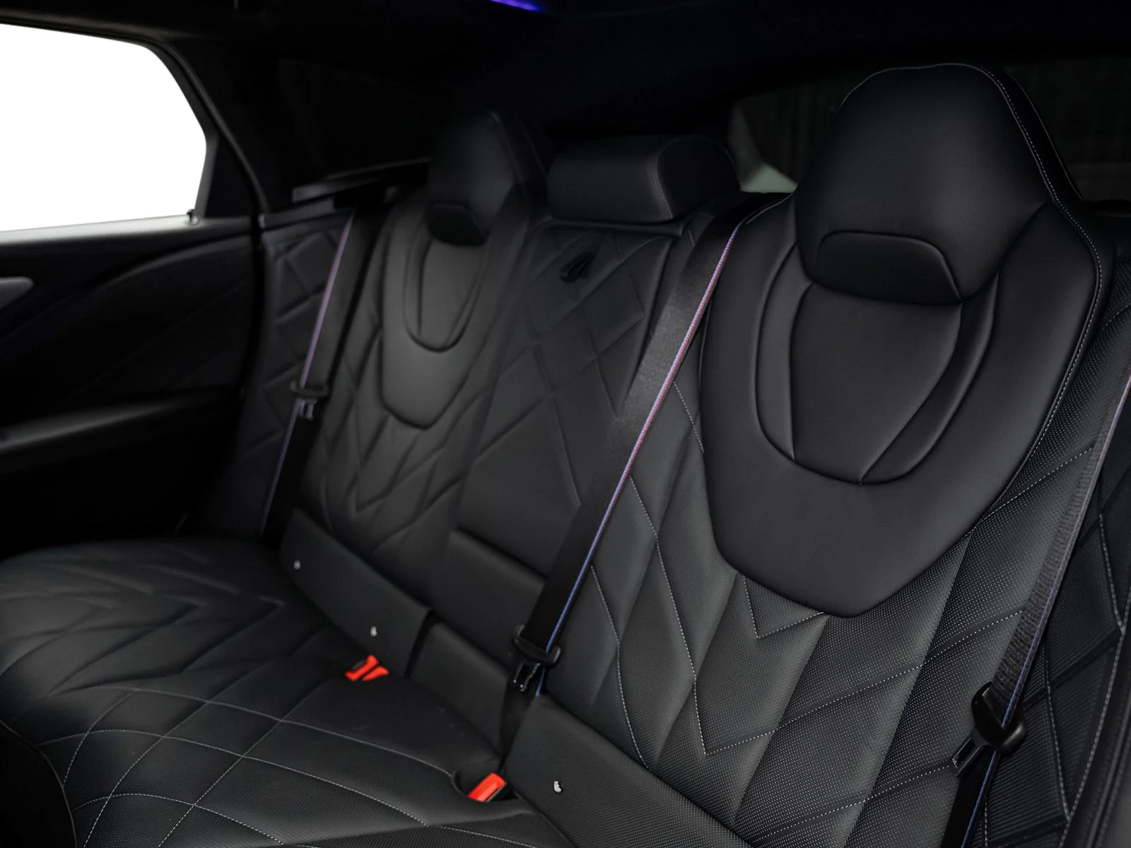 Used 2023 White BMW Base image 40