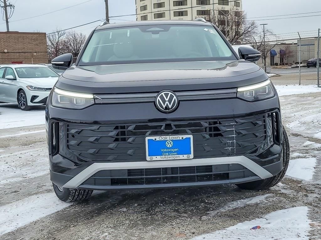 New 2026 Deep Black Pearl Volkswagen 2.0T SE image 2