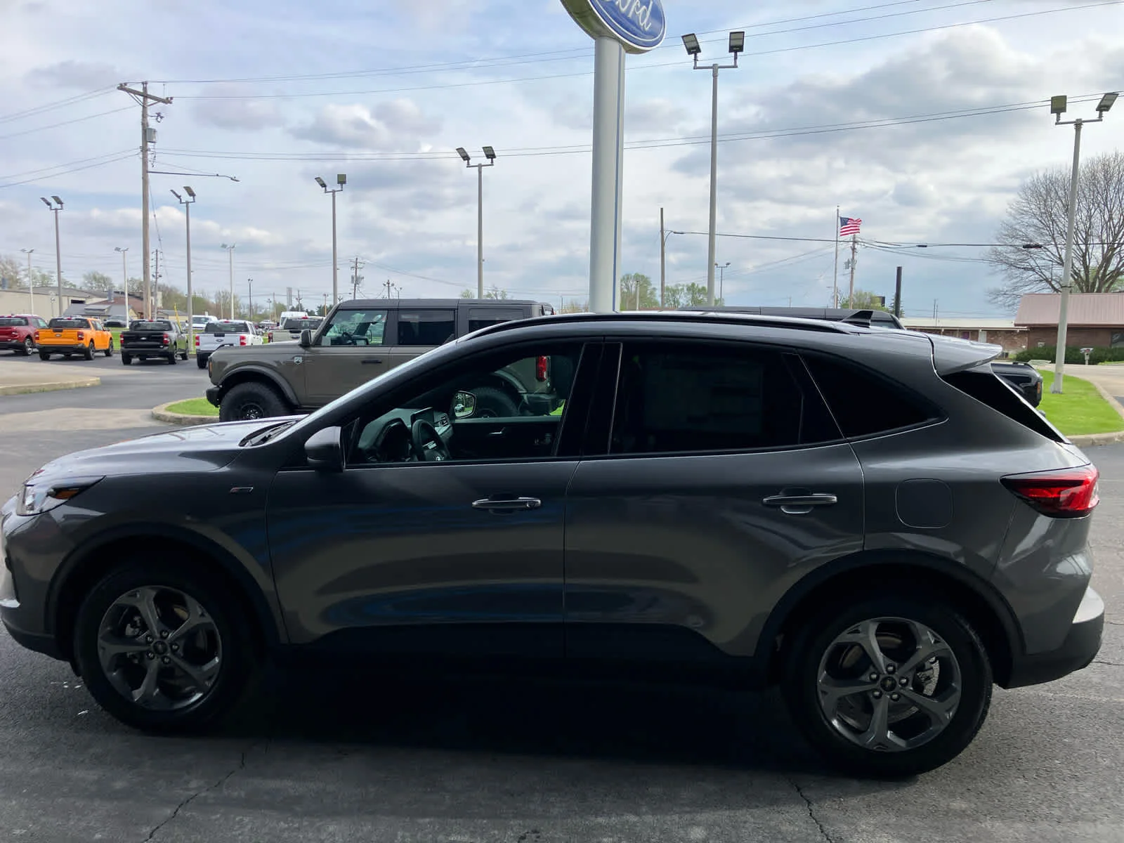New 2026 Carbonized Gray Metallic Ford ST-Line image 7