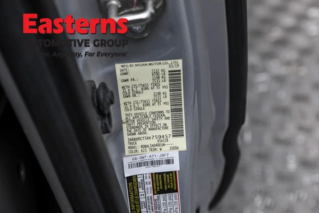 Used 2019 Silver Nissan S image 33