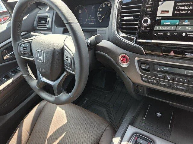 Certified Used 2026 Platinum White Pearl Honda RTL image 33