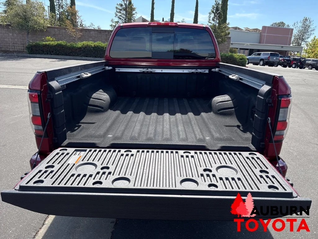 Used 2025 Cardinal Red Metallic Tricoat Nissan SV image 19