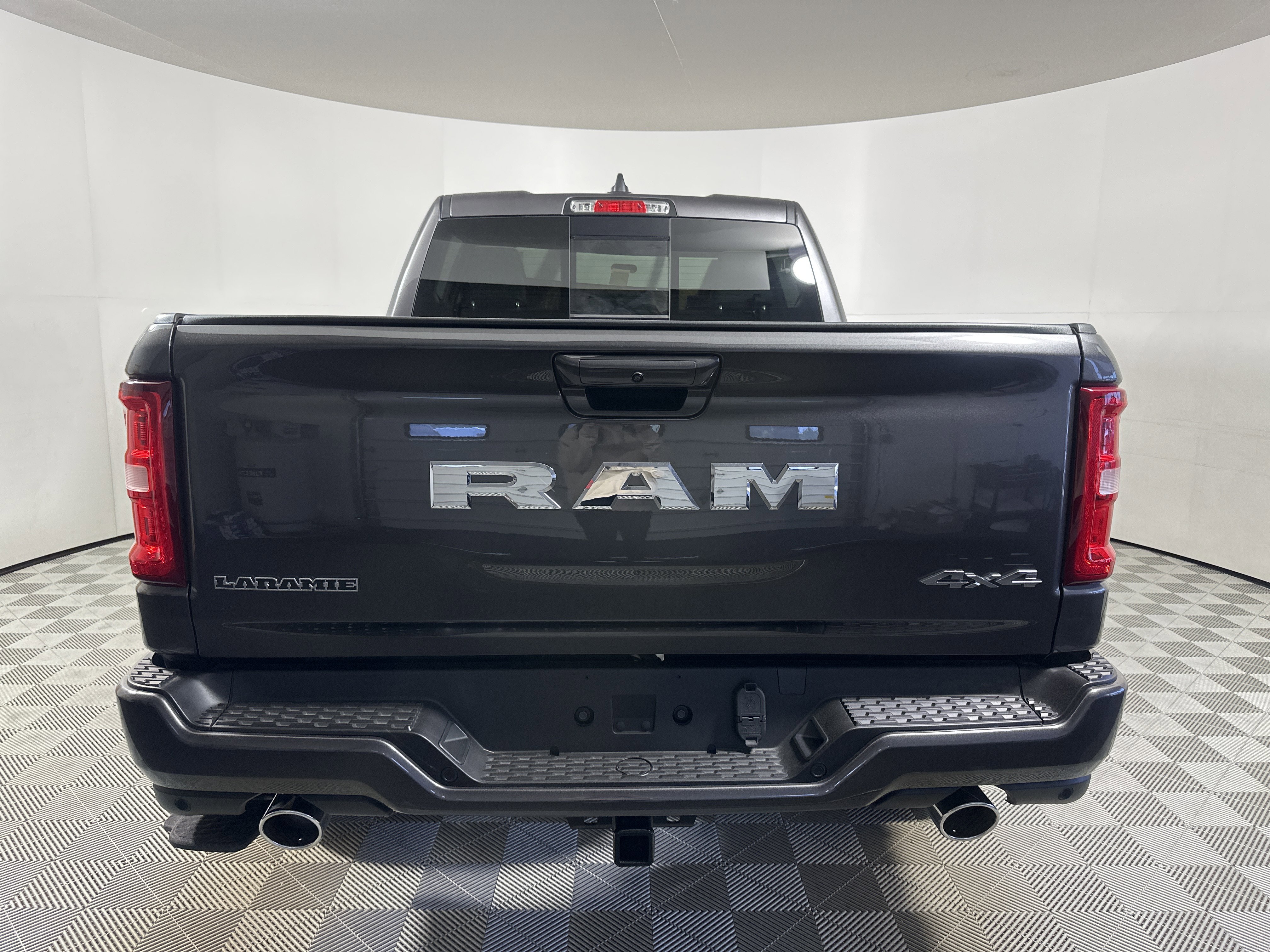 New 2026 Granite Crystal Metallic Clear-Coat Exterior Paint RAM Laramie image 6