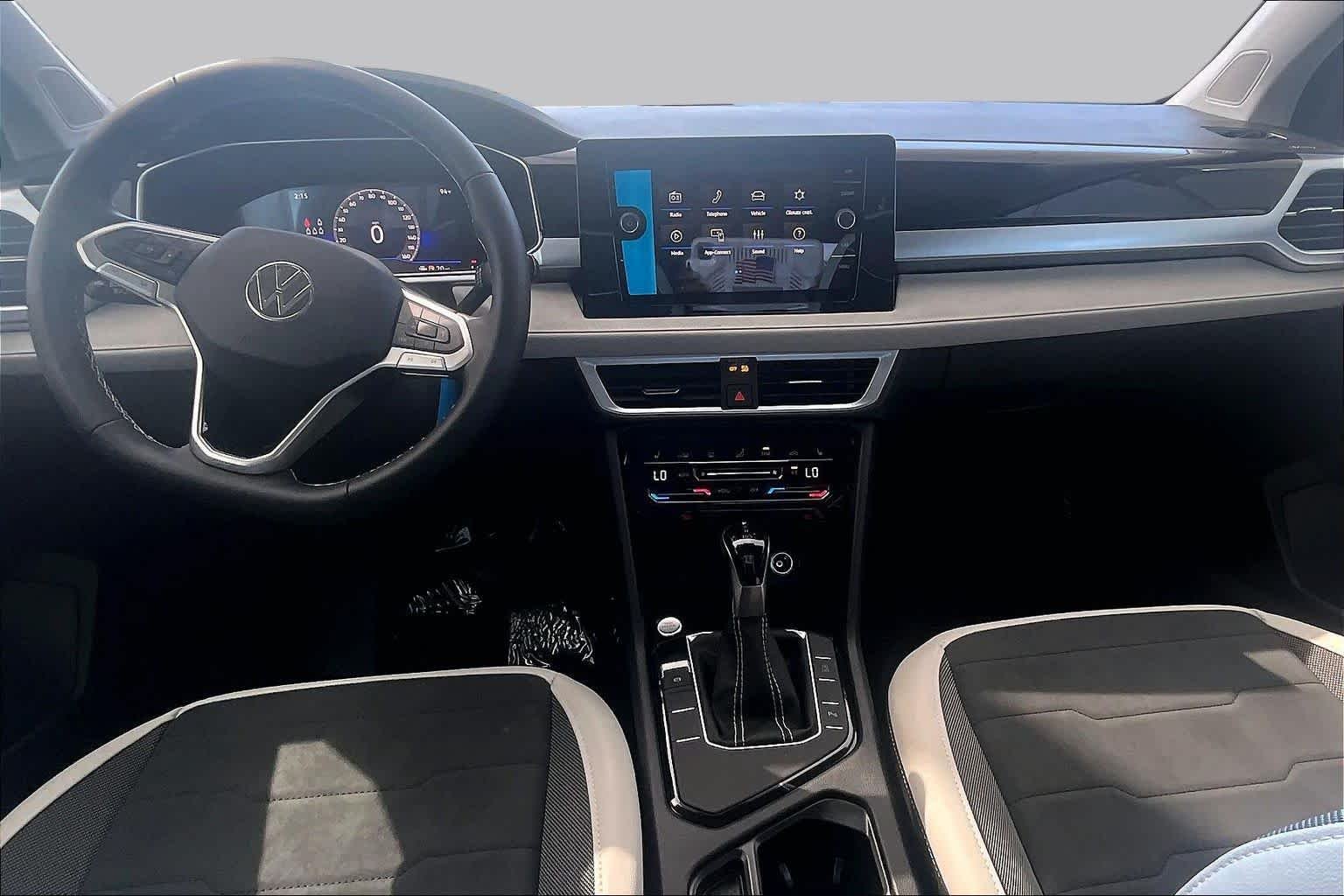 New 2027 Pure White exte Volkswagen SE image 5