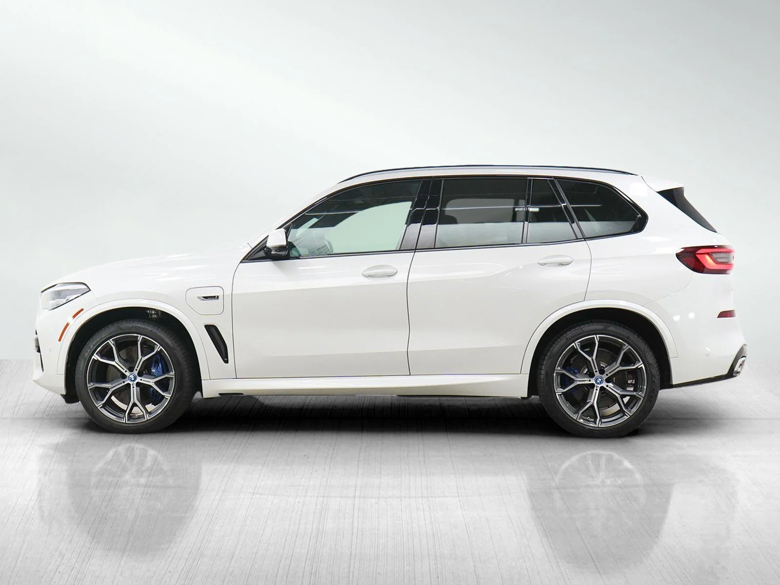 Used 2022 BMW X5 45e with VIN 5UXTA6C05N9J97340 for sale in Burnsville, Minnesota