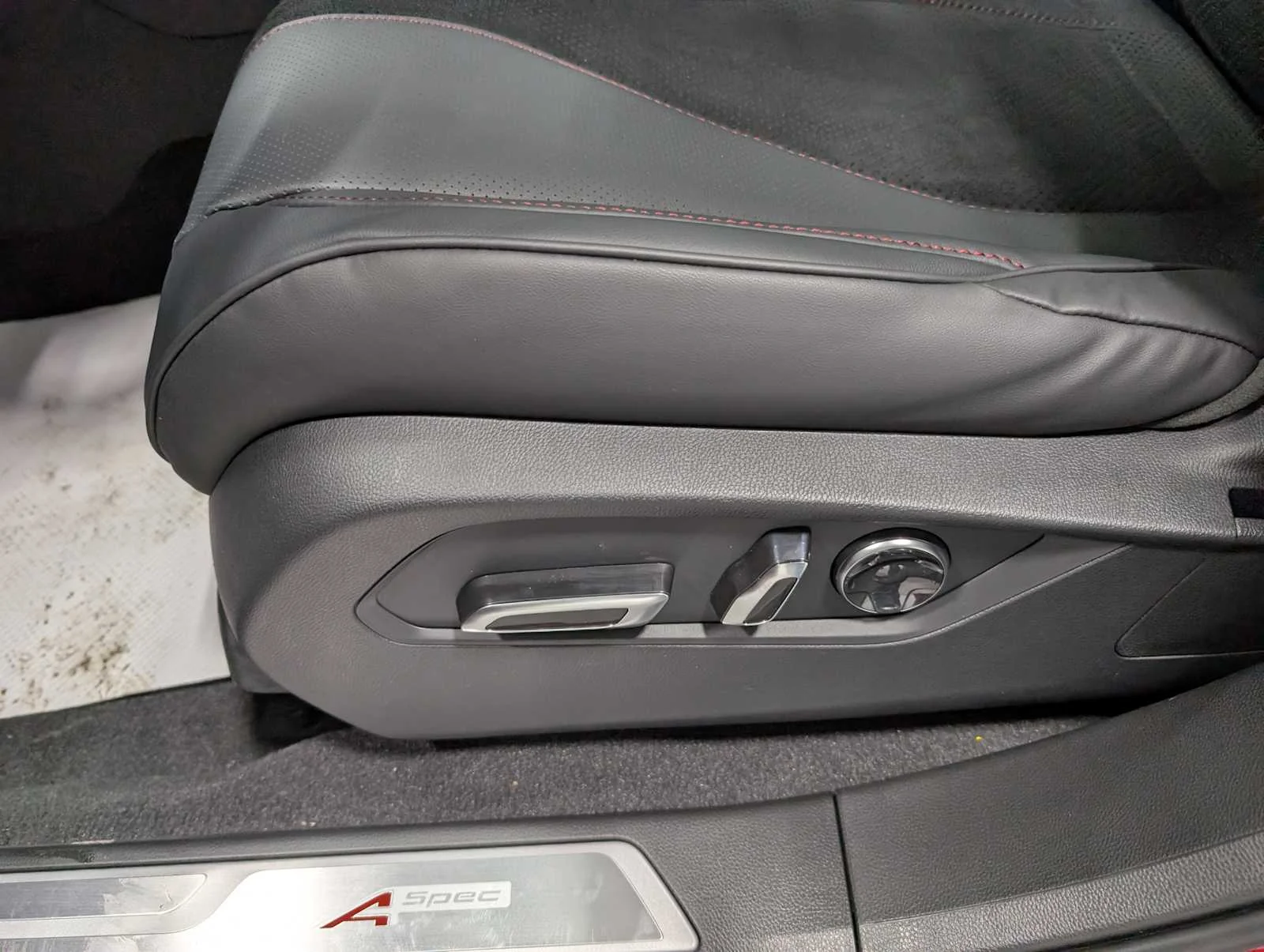 2026 Acura RDX A-Spec Package - Photo 31