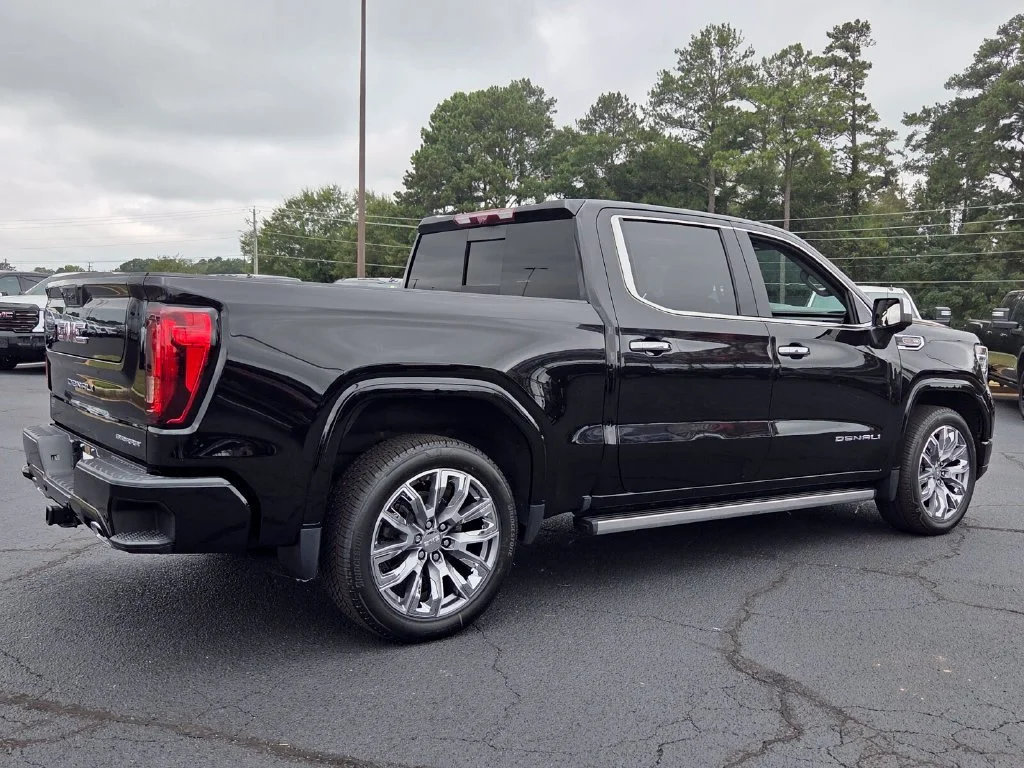 Used 2024 Onyx Black GMC Denali image 13