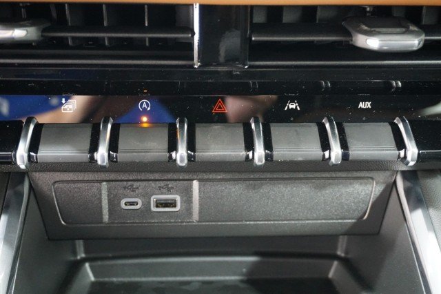 2026 GMC Canyon AT4 - Photo 27