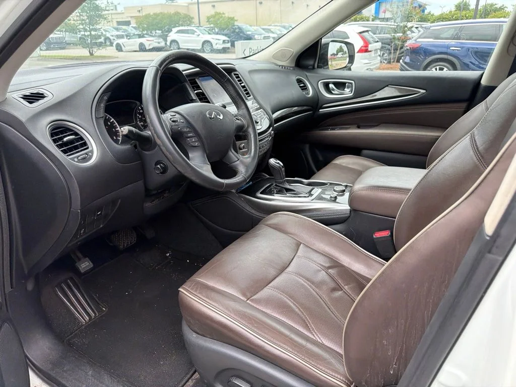 Used 2020 White INFINITI LUXE image 16