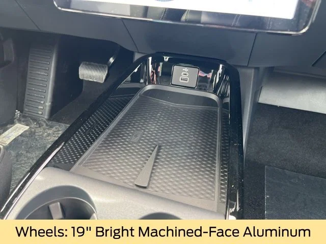 New 2026 Glacier Gray Metallic Tri-coat Ford Premium image 39