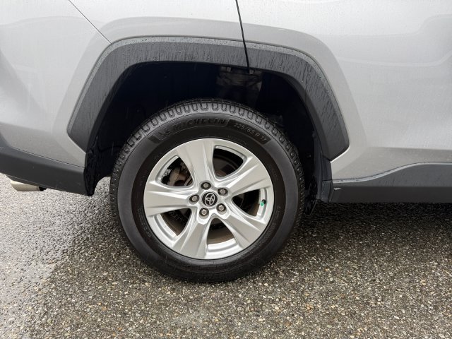 Used 2021 Silver Sky Metallic Toyota XLE image 27