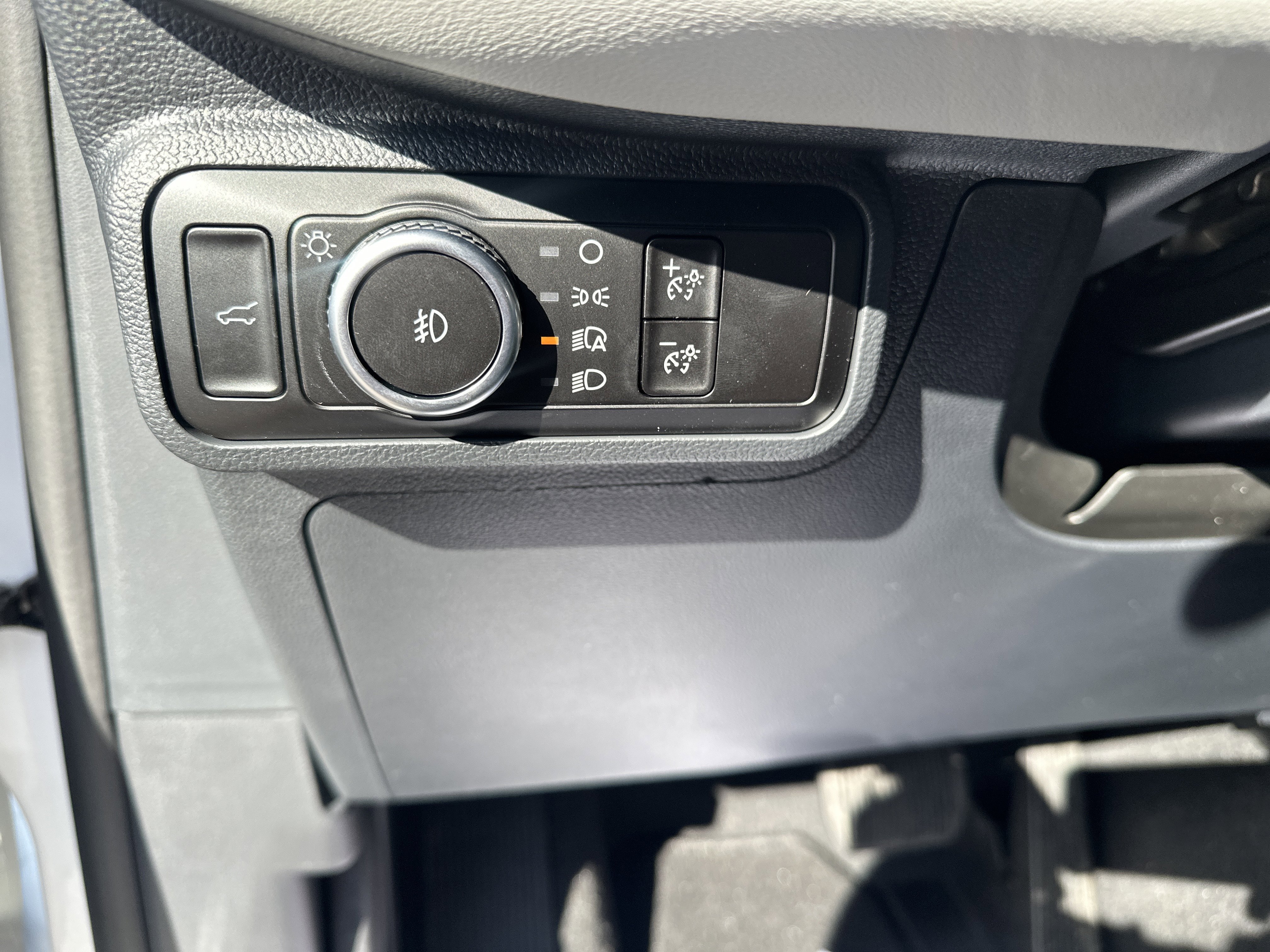 New 2026 Star White Metallic Tri-Coat Ford Active image 17