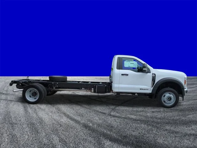 New 2026 Oxford White Ford F-550® XL image 3