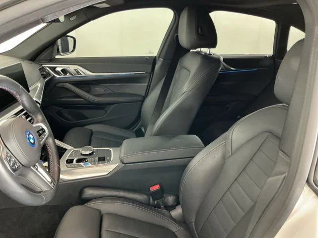 Used 2023 White BMW M50 image 16