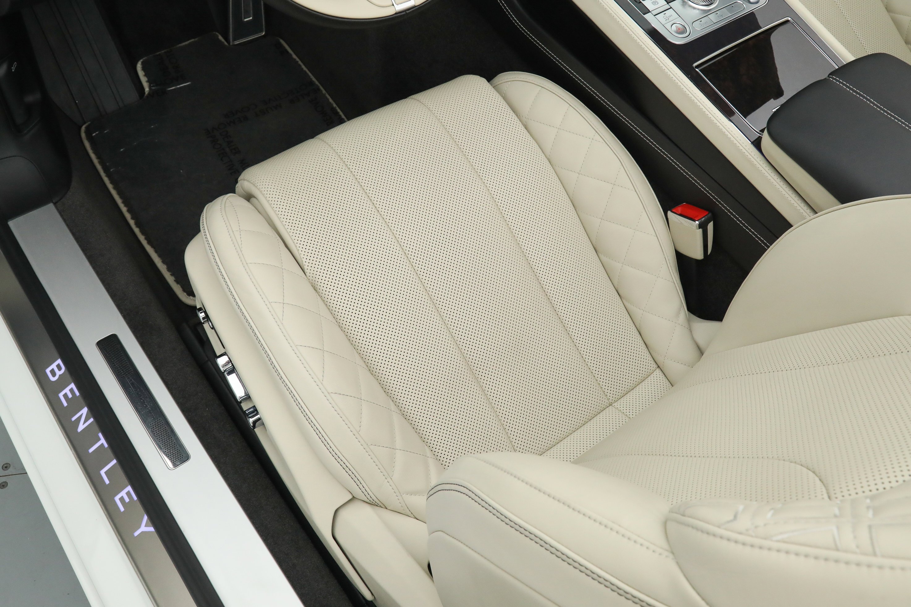 Used 2022 White Bentley GT V8 Convertible image 24