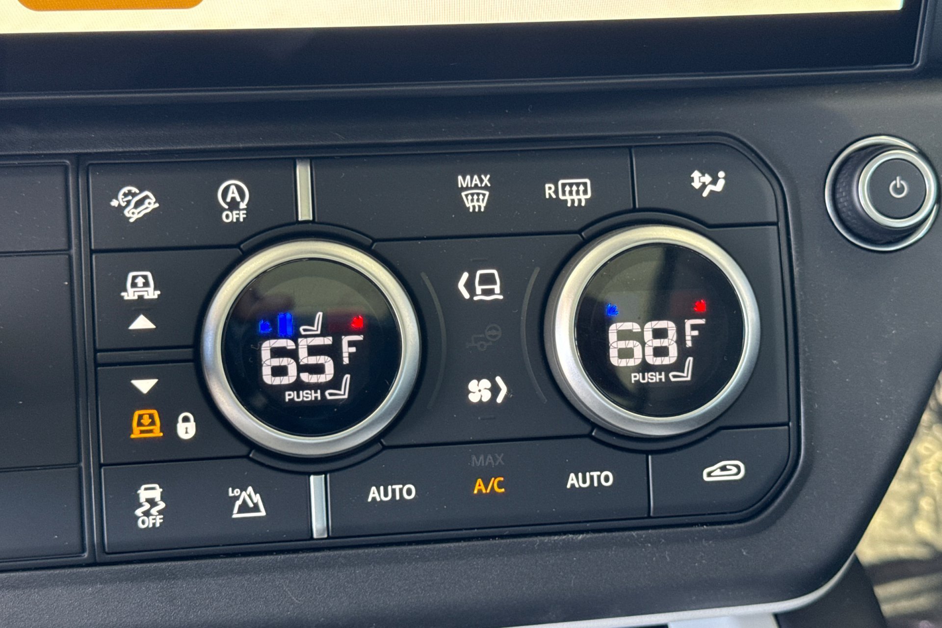 2026 Land Rover Defender S - Photo 24