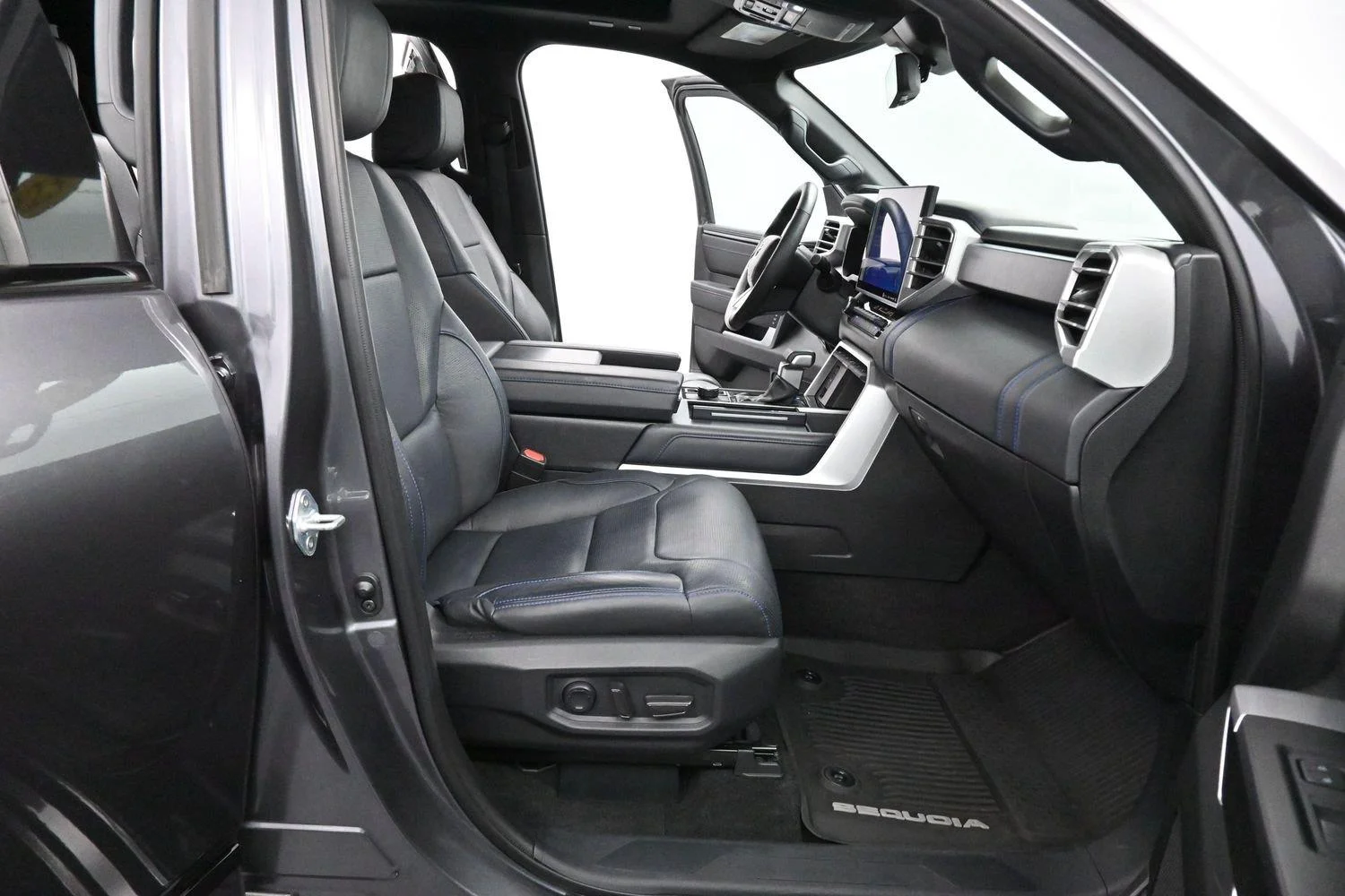 Used 2023 Magnetic Gray Metallic Toyota Platinum image 40