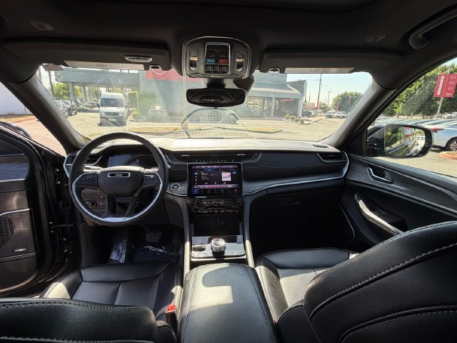 Used 2024  Jeep 4xe image 29