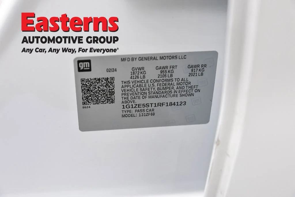 Used 2024 White Chevrolet LT image 37