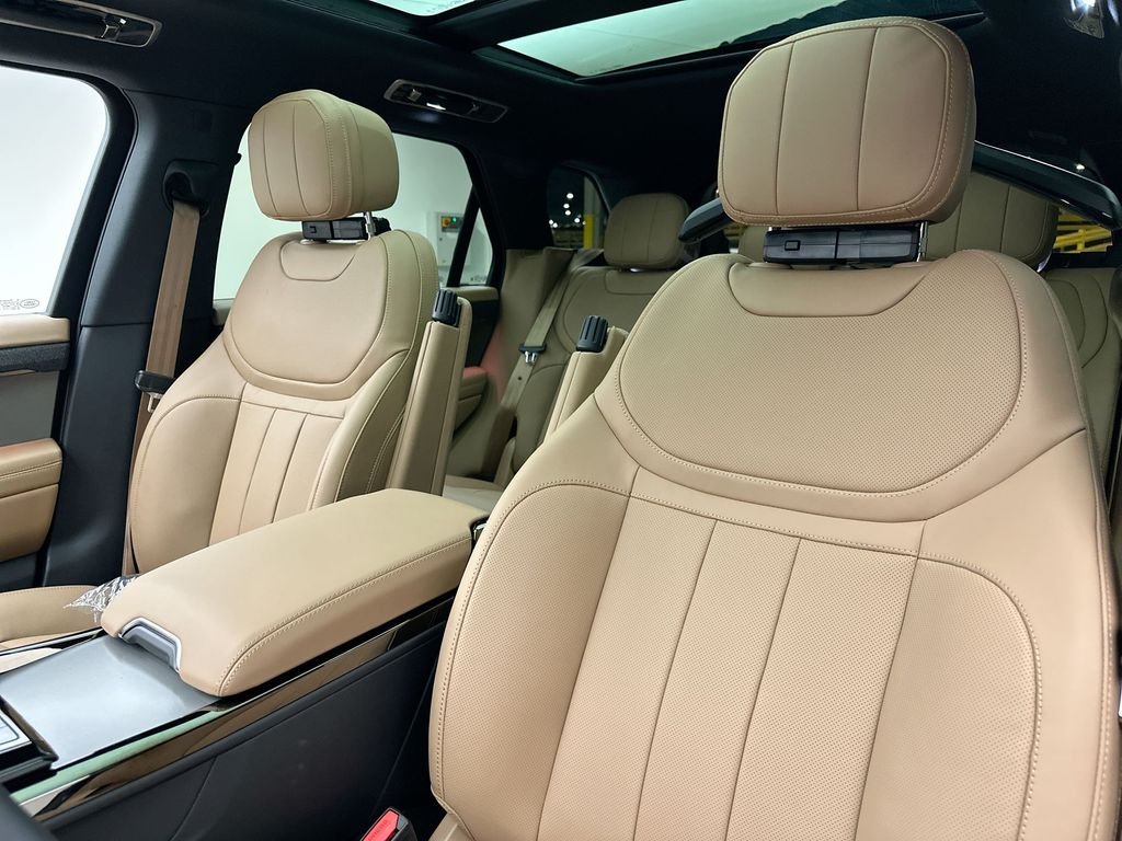 New 2026 Varesine Blue Metallic Land Rover SE image 10
