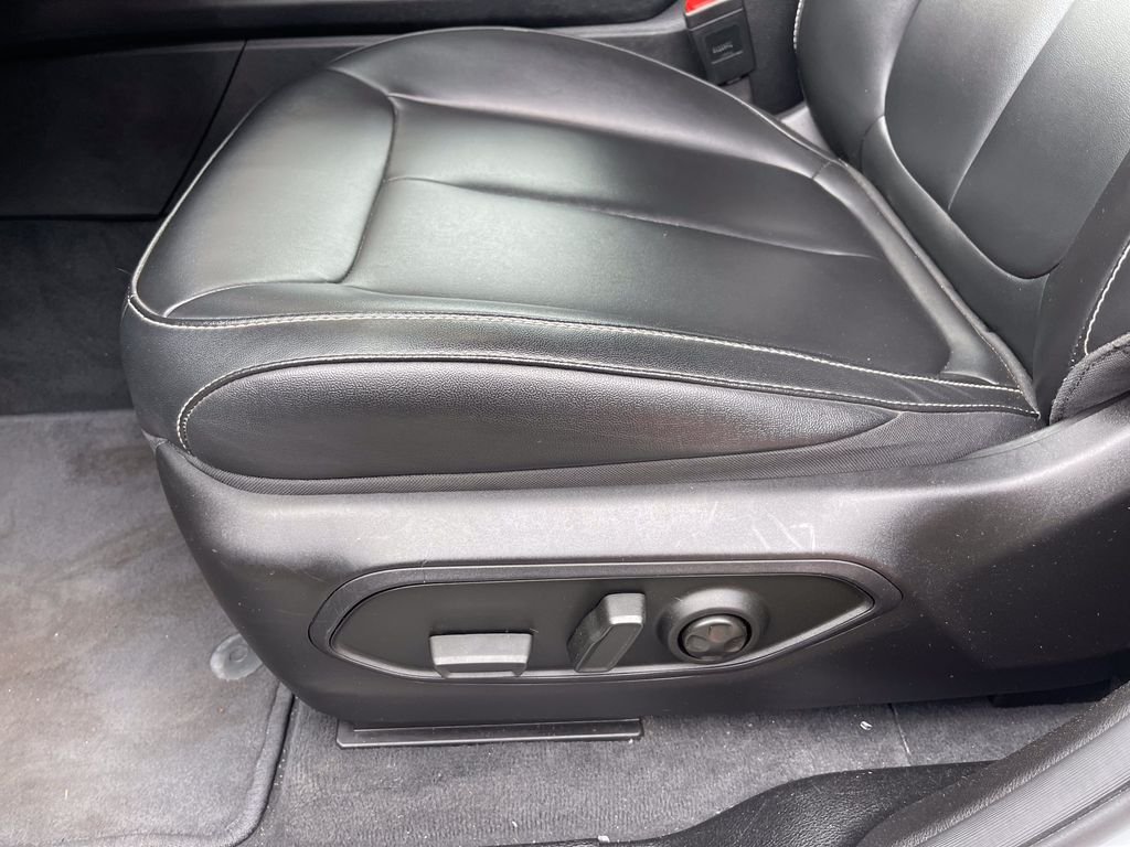Used 2024 Silver Jeep 4xe image 15