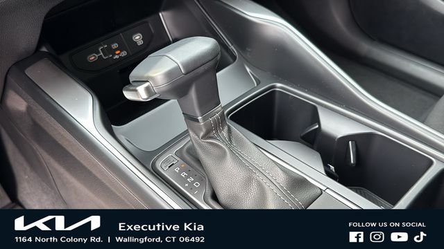 New 2026 Ivory Silver Kia LX image 17