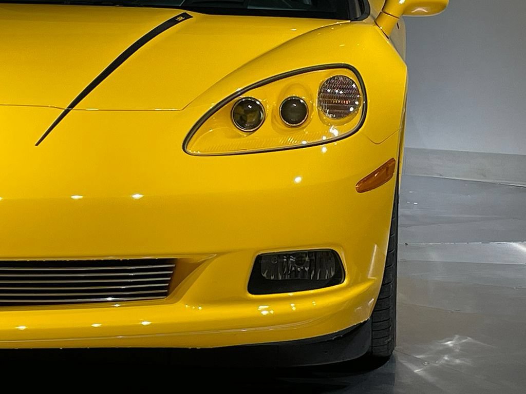 Used 2005 Millenium Yellow Chevrolet BASE image 4