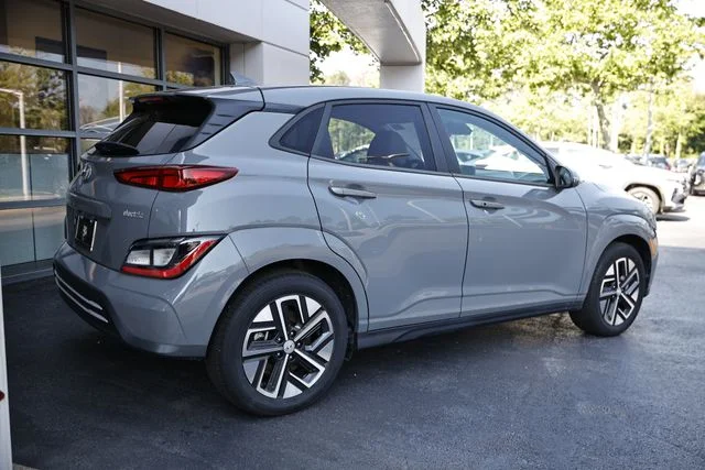 Used 2023 Galactic Gray Hyundai SE image 7