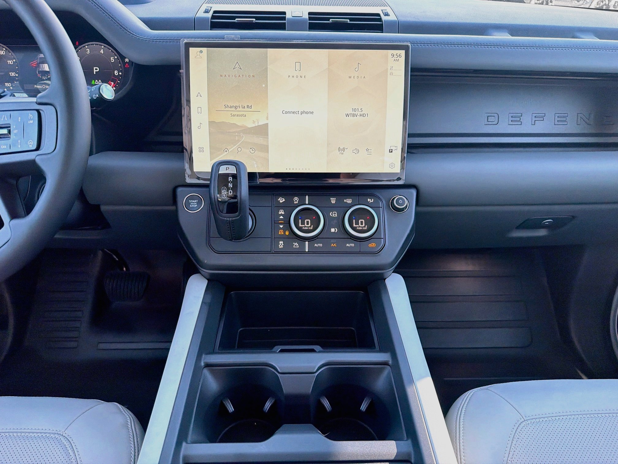 New 2026 Fuji White Land Rover X-Dynamic SE image 18
