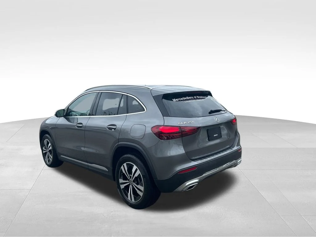 Used 2026 Gray Mercedes-Benz GLA 250 image 3