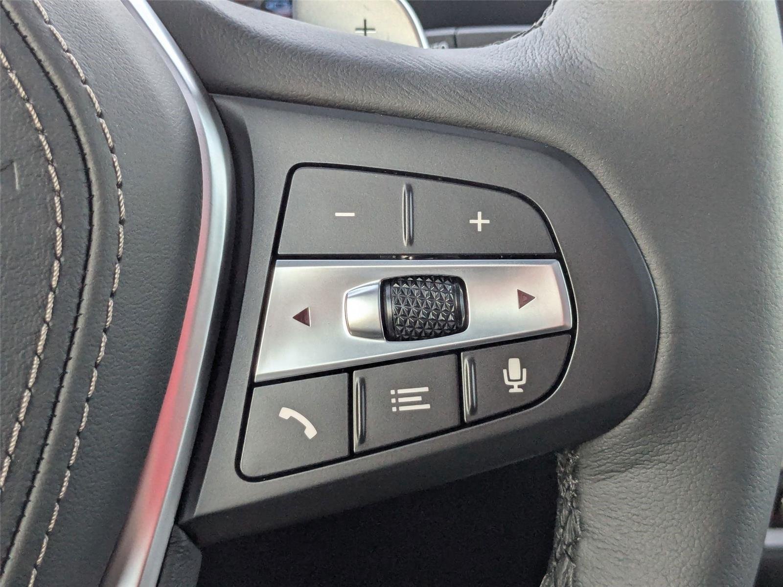 2026 BMW X5 50e - Photo 18