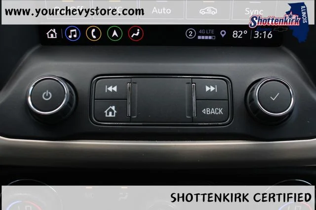 Used 2023 White GMC Denali image 32