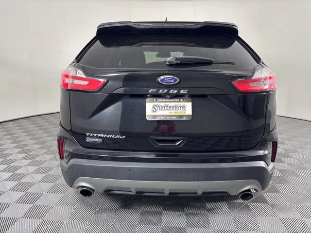 Used 2022  Ford Titanium image 39