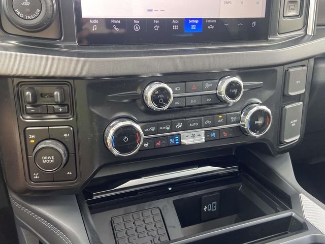 New 2026 Carbonized Gray Metallic Ford Platinum image 40