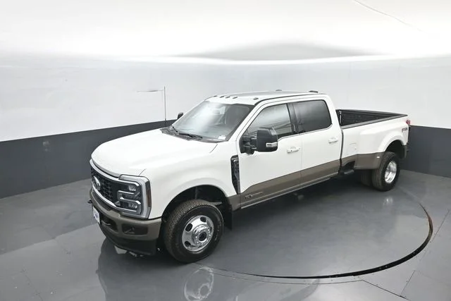 New 2026 Star White Metallic Tri-Coat Ford F-350® King Ranch® image 29