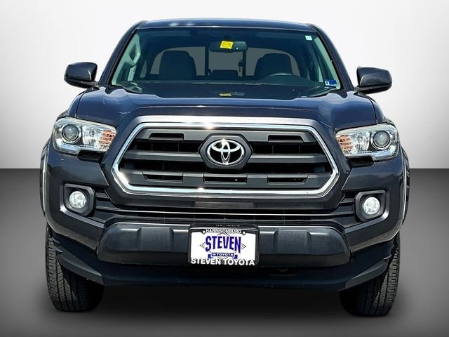 Used 2016 Gray Toyota SR5 image 2
