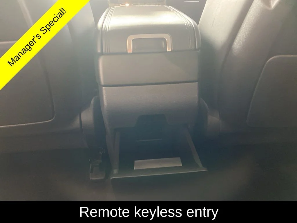 Used 2025 Silver Hyundai SEL image 12