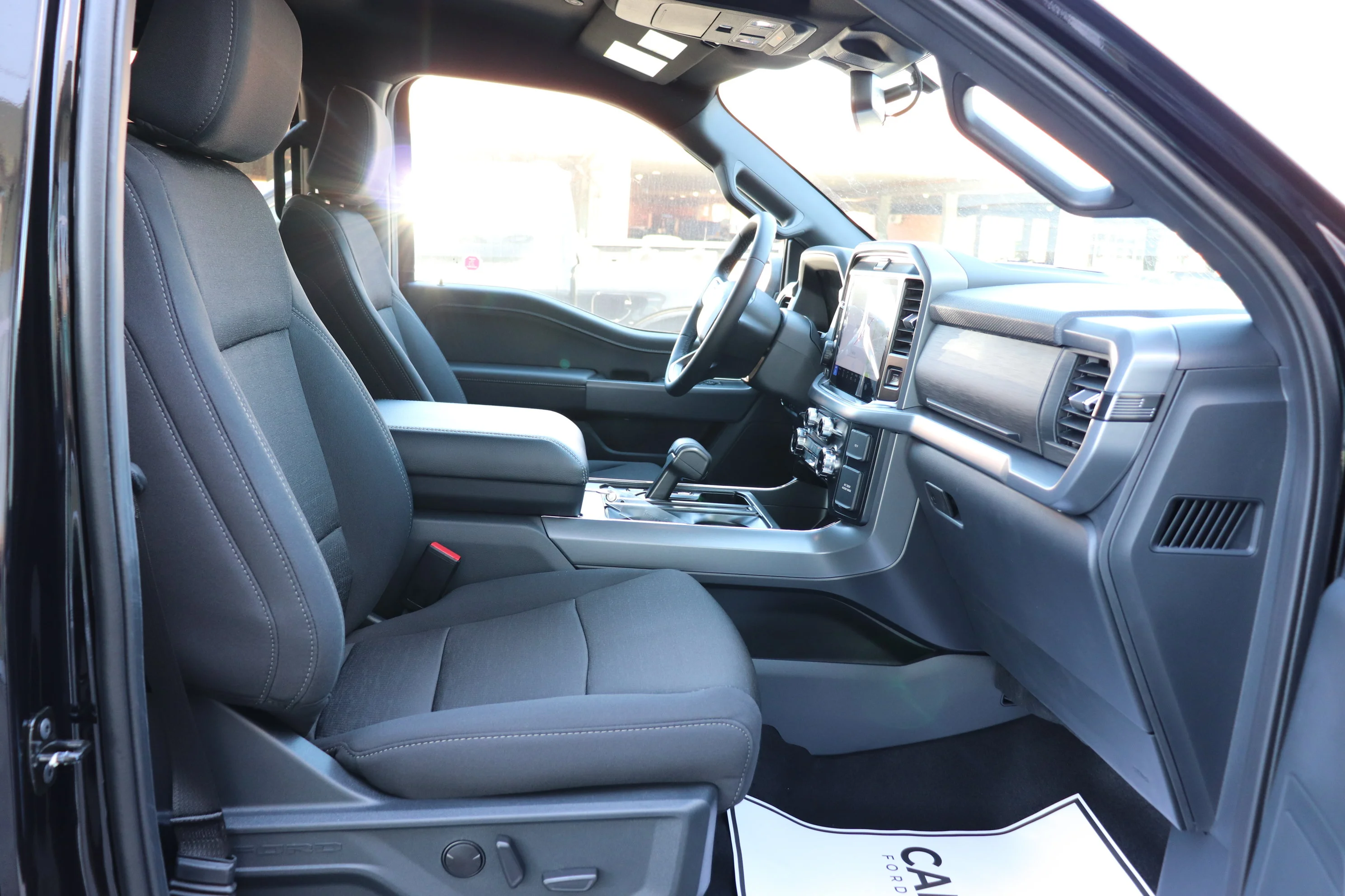 New 2026 AGATE BLACK METALLIC Ford XLT image 9