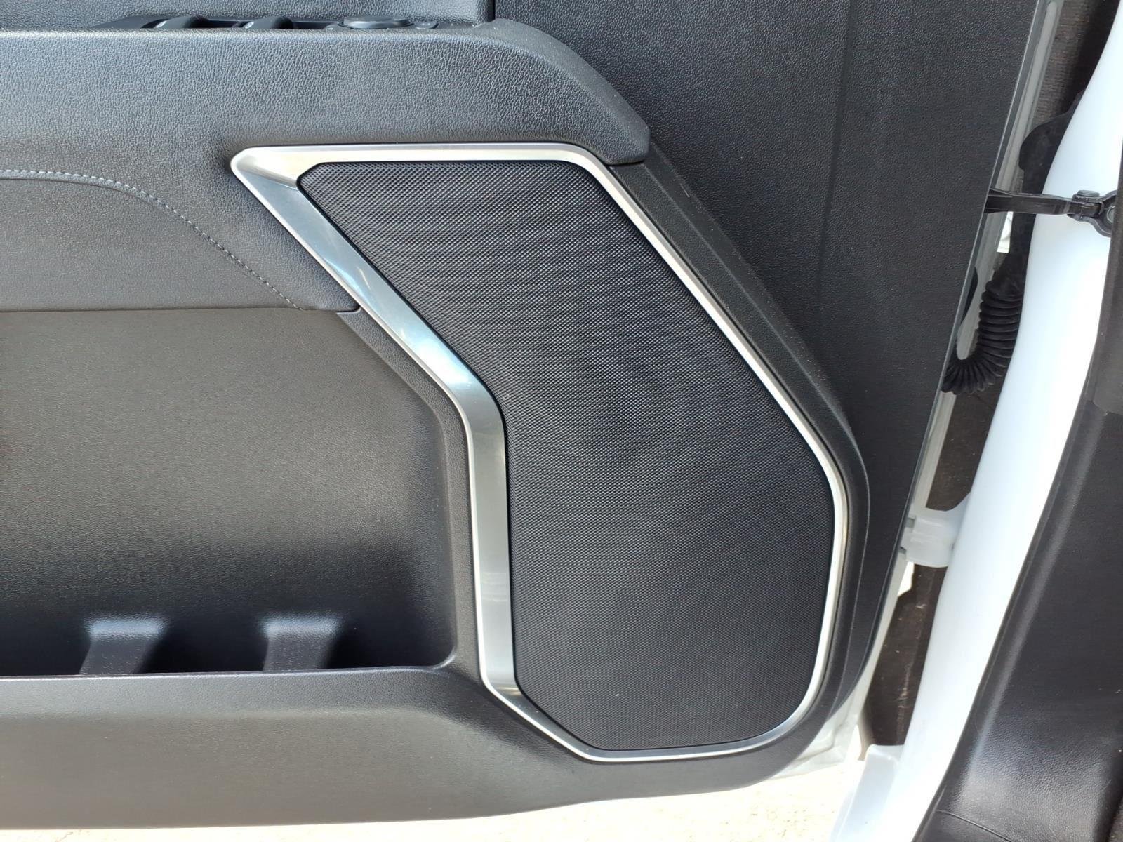 Used 2025 Summit White GMC SLT image 6