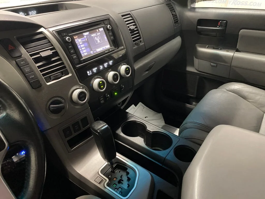 Used 2015 White Toyota SR5 image 20