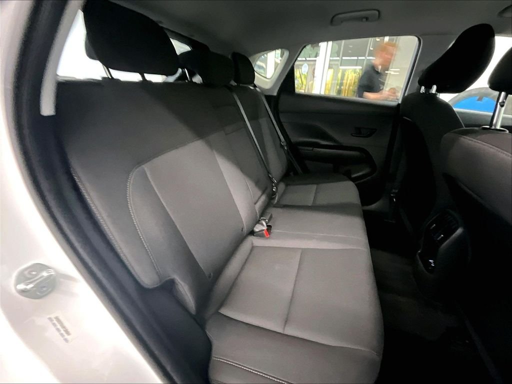 Used 2025 Atlas White Hyundai SEL image 16