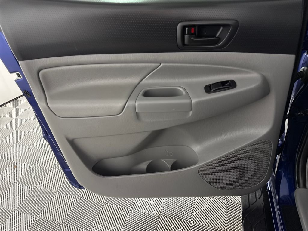 2015 Toyota Tacoma Base - Photo 12