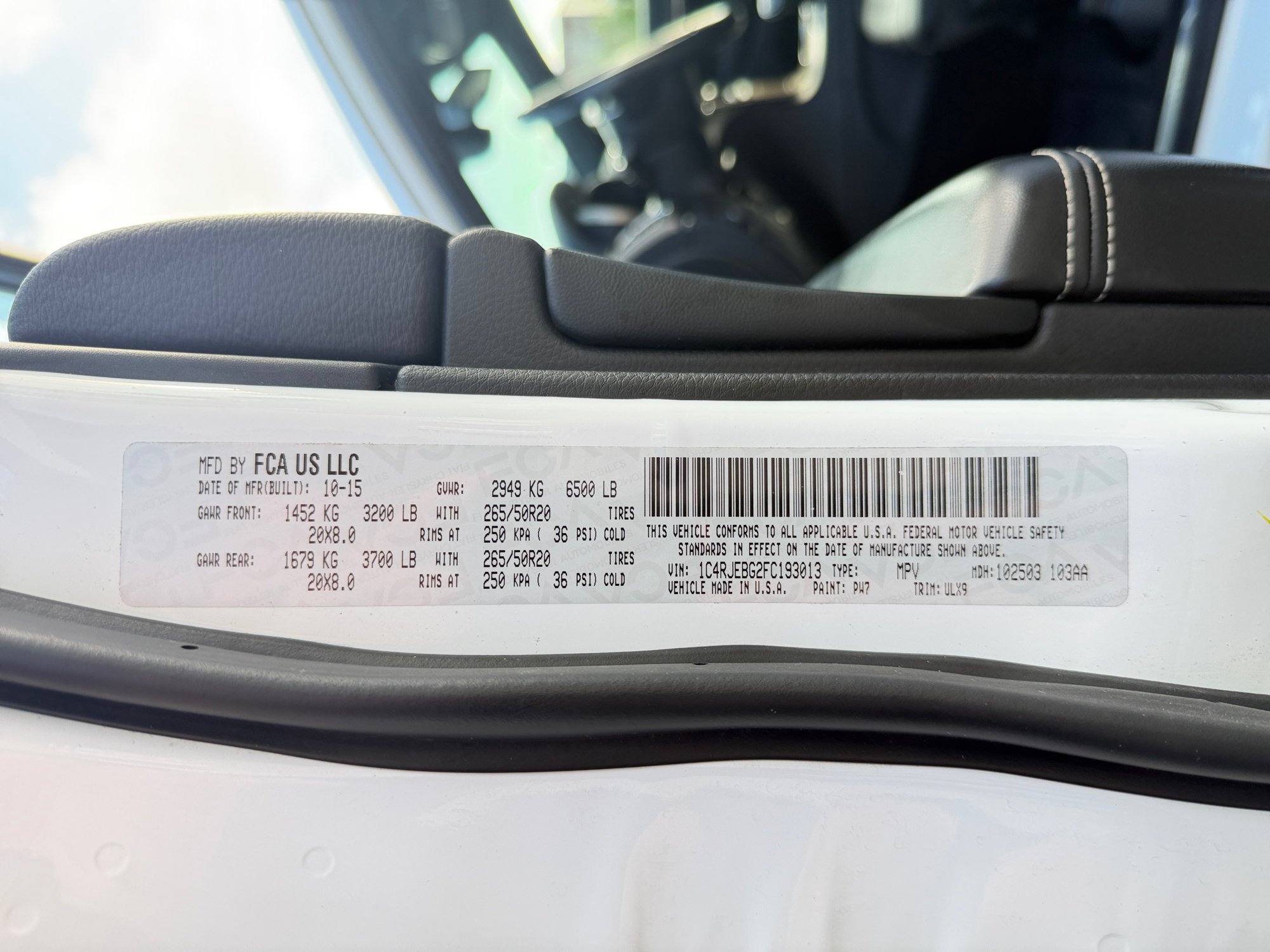 Used 2015 Bright White Clearcoat Jeep Limited image 24