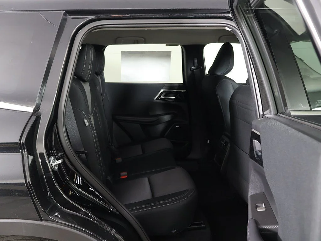 New 2026 Black Mitsubishi ES image 32