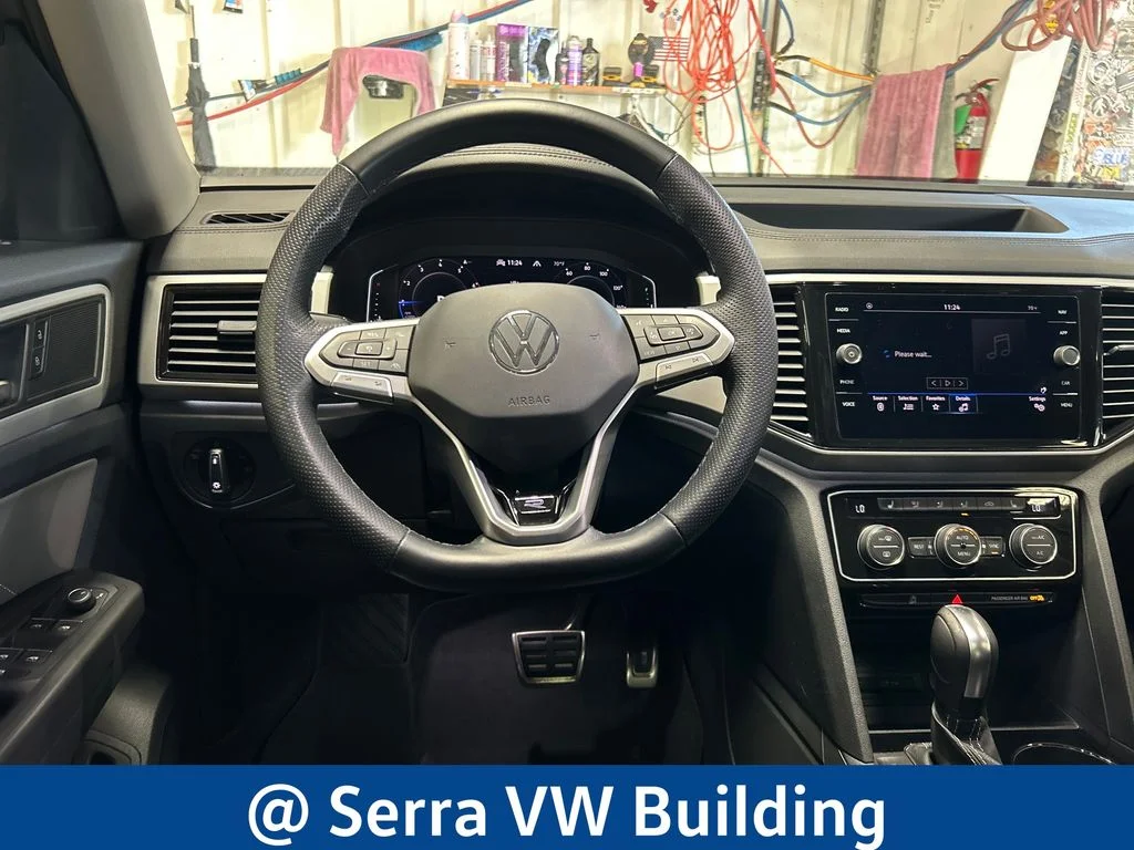 Used 2022  Volkswagen 3.6L V6 SEL R-Line image 19
