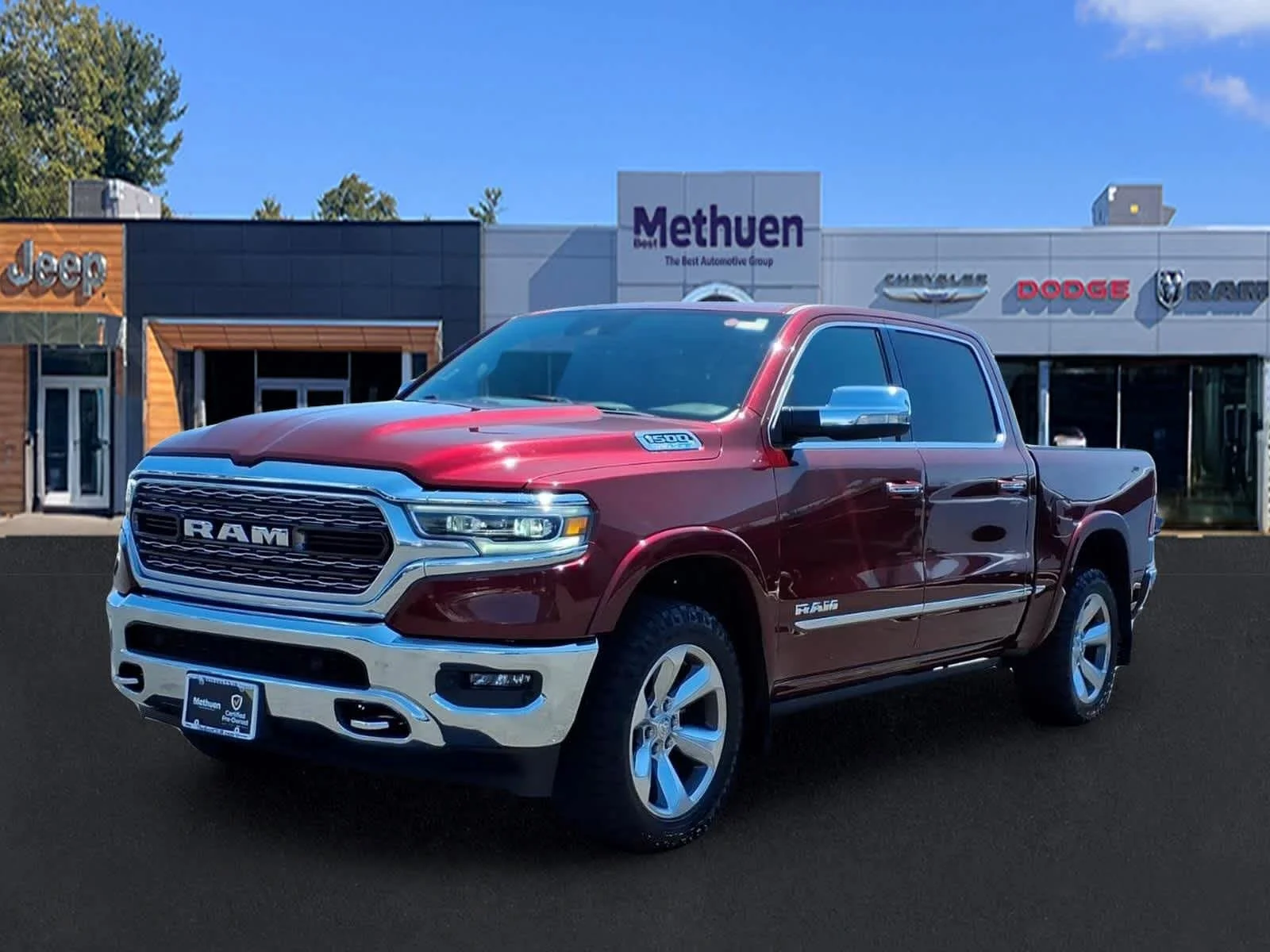 Used 2022 Delmonico Red Pearlcoat Ram Limited image 9