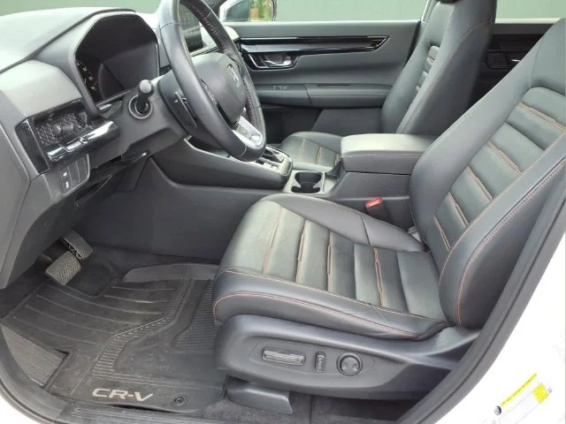 Used 2025 White Honda Sport Touring image 19
