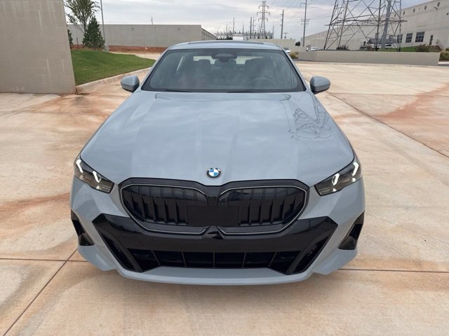 Used 2024 Gray BMW 540i xDrive image 2